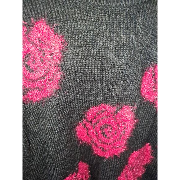Cable & Gauge Black with Rose Sweater Size Small - Picture 3 of 7